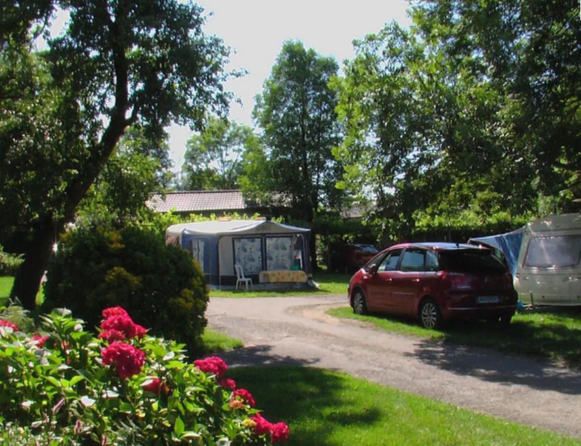 Camping Les Craoues Capvern 0*,